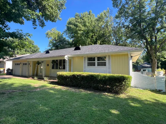 Popular South Kickapoo Real Estate