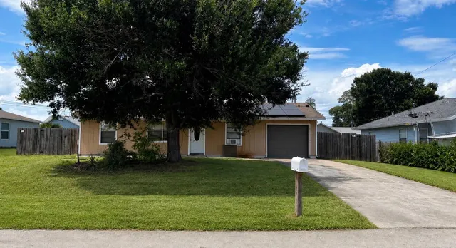 1271 Sw Porter Road, Port St Lucie FL 34953