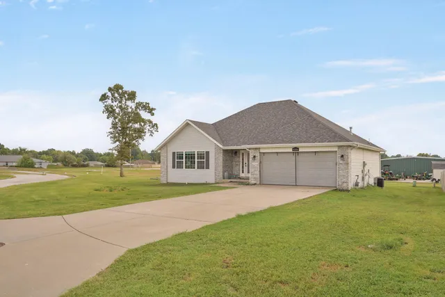 Popular Dogwood Place Real Estate