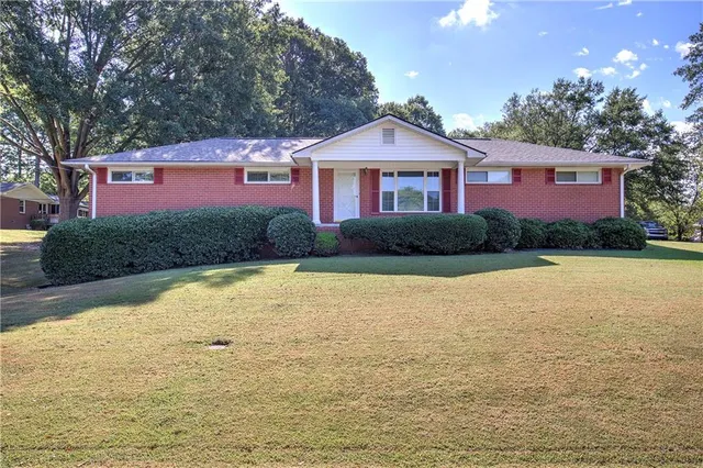 Popular BENNETT COLLINS Real Estate