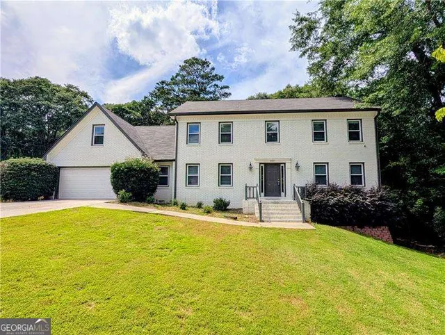 Popular Cherokee Woods East Real Estate