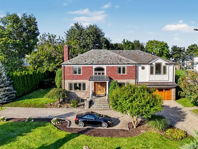Popular Davenport Estates Real Estate