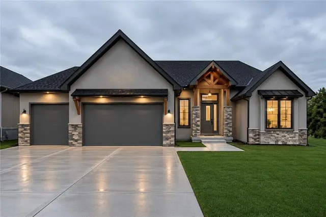 Expensive Pembrooke Estates Real Estate