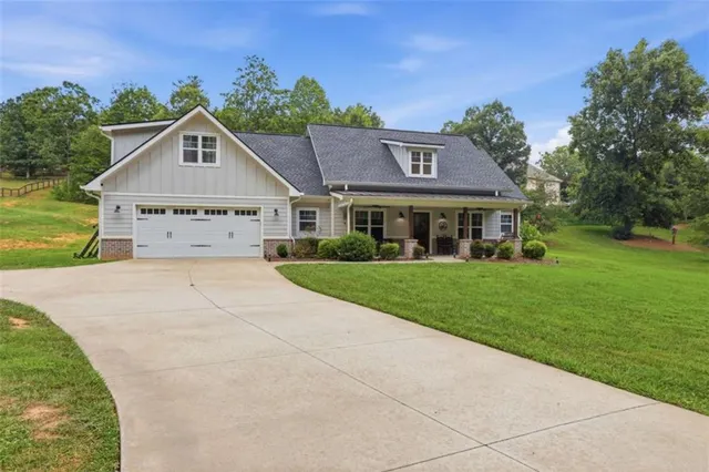 Popular Chimney Lake Real Estate