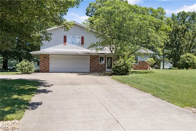 Popular Apple Creek Real Estate