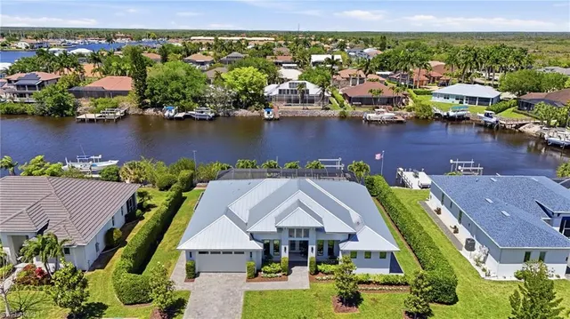 Expensive THE CAYS Real Estate