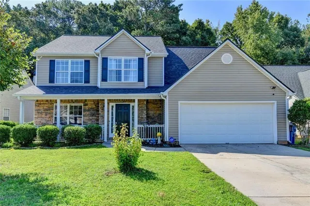 Popular Grayson Manor Real Estate