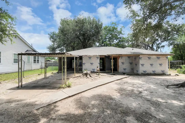 Popular Almeda Oaks Real Estate