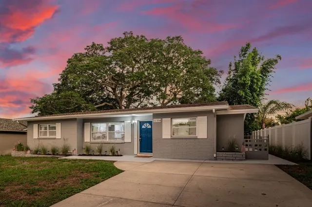 Popular WALSINGHAM HEIGHTS Real Estate