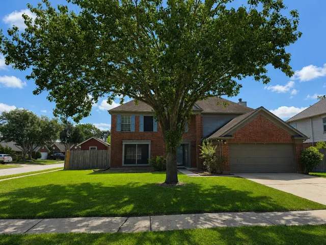 Popular Springfield Pearland Real Estate
