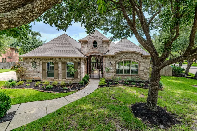 Cheap Royal Shores Real Estate