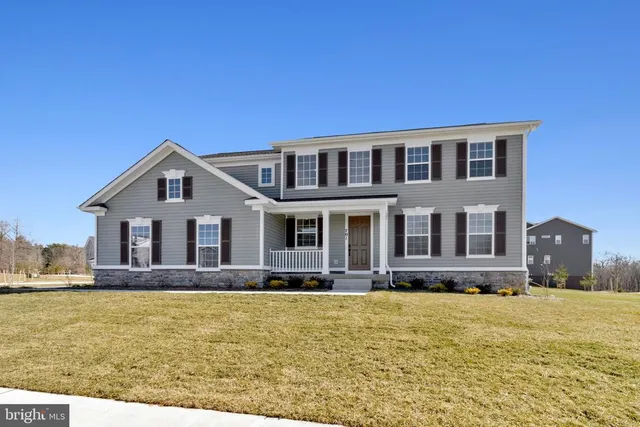 Popular Worthington Grove Real Estate