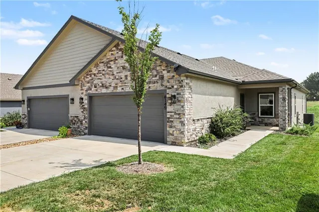Popular Veterans Park Real Estate