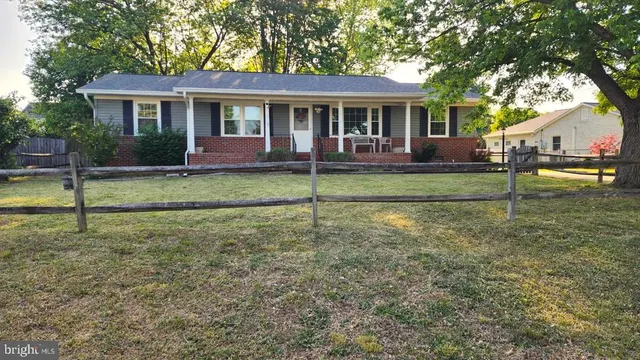 Popular Leeland Heights Real Estate