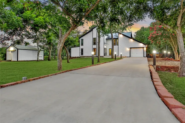 Popular Kings Terrace Real Estate
