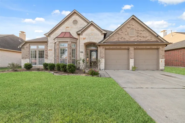 Popular ASHLEY POINTE Real Estate