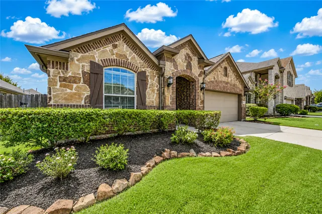 Popular Tavola 11 Real Estate