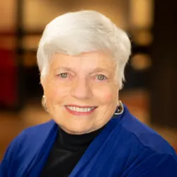 Ellie Manzi Photo