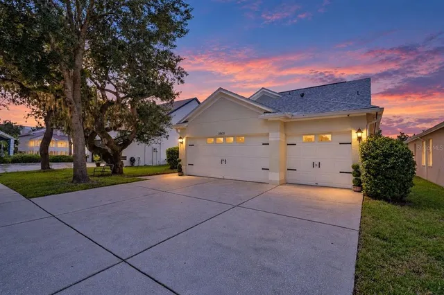 Expensive HIDDEN OAKS AT TEMPLE TERRACE Real Estate