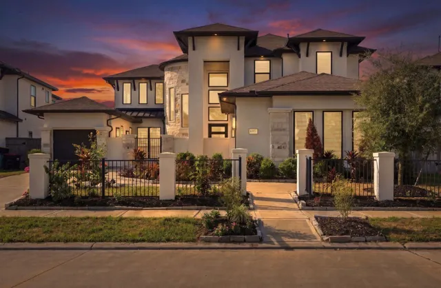 Popular Sienna Sec 19 Real Estate