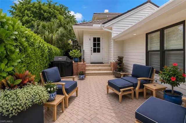 Popular VILLAS OF PARK SHORE Real Estate
