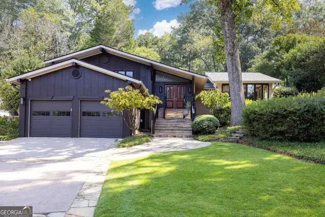 Expensive Rolader Estates Real Estate