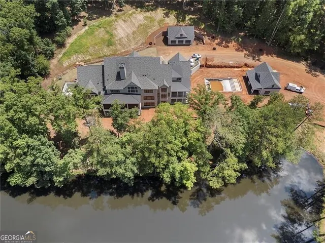 Expensive Milton Lakeside Estate Real Estate