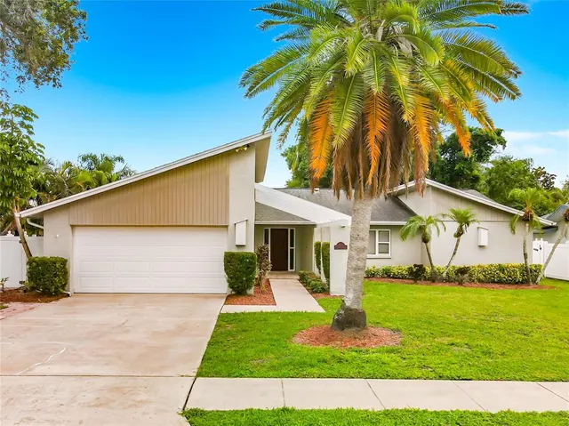 Popular DEL ROBLES Real Estate