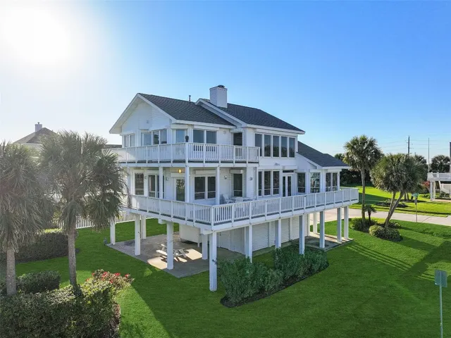 Popular Pirates Beach West Real Estate
