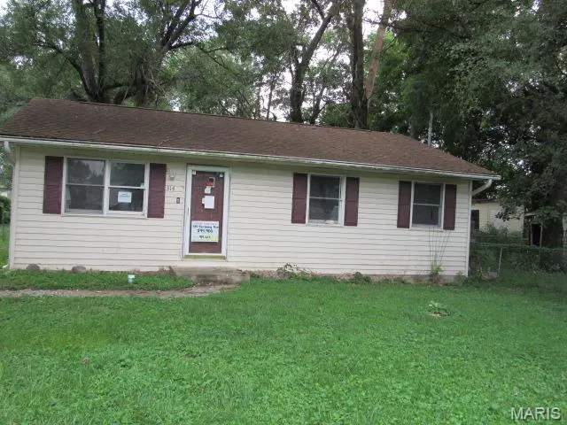 Popular Lincoln Place Real Estate