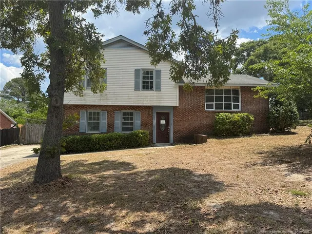 Cheap College Lakes Real Estate