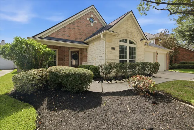Popular Lakeshore Sec 03 Real Estate