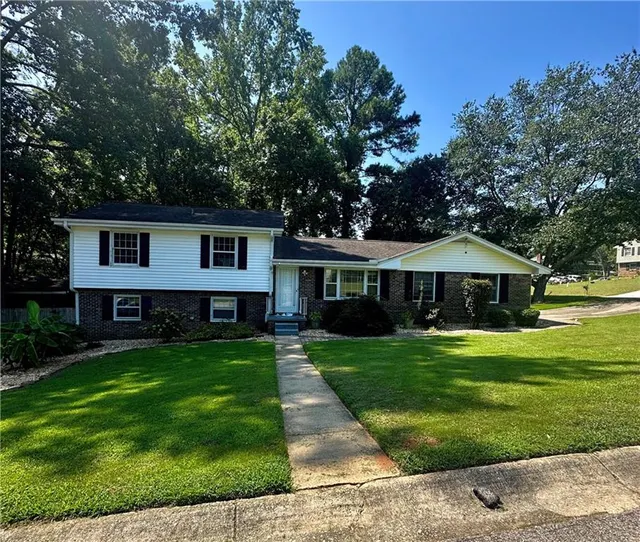 Popular Green Meadows Real Estate