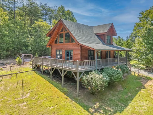 Popular Hidden Lake Real Estate