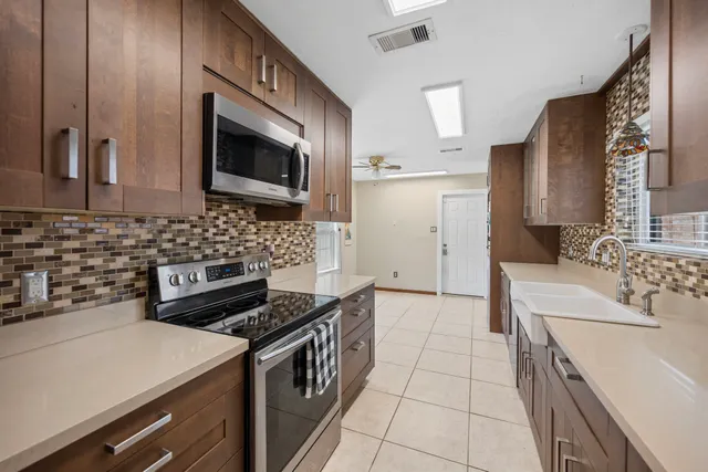 Popular 7 Friendswood Real Estate