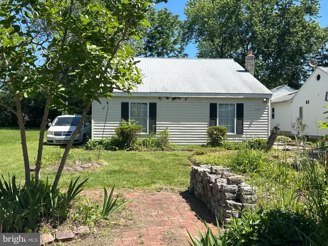 Cheap Edgewater Real Estate