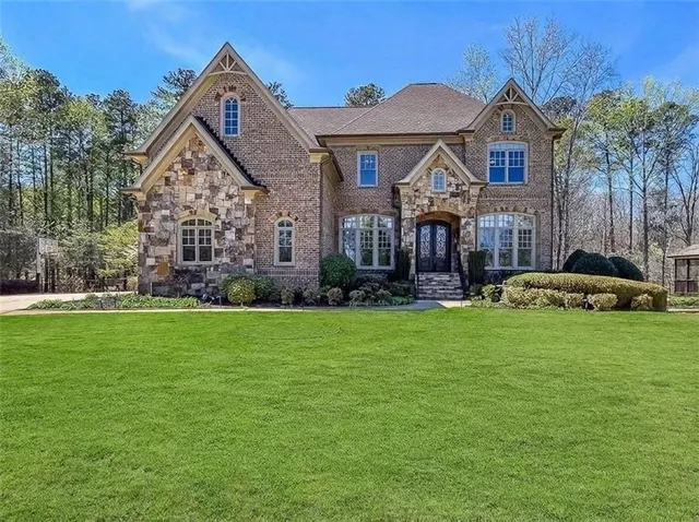 Popular Estates at Hedgerose Real Estate