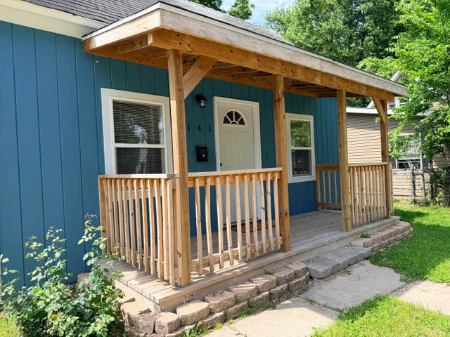Popular Carterville Real Estate