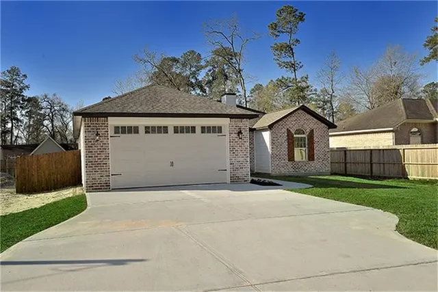 Popular Lake Chateau Woods 04 Real Estate