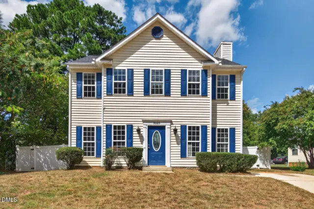 Popular Farmington Woods Real Estate