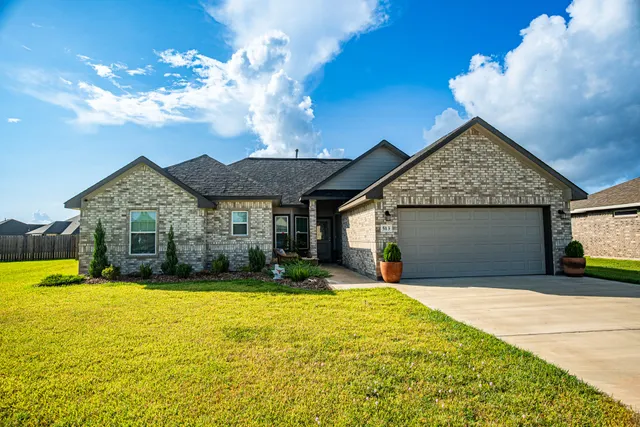 Popular College Park Estates Real Estate