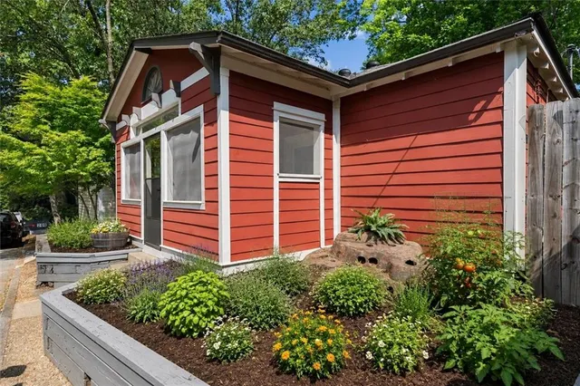 Popular Lenox Place Real Estate