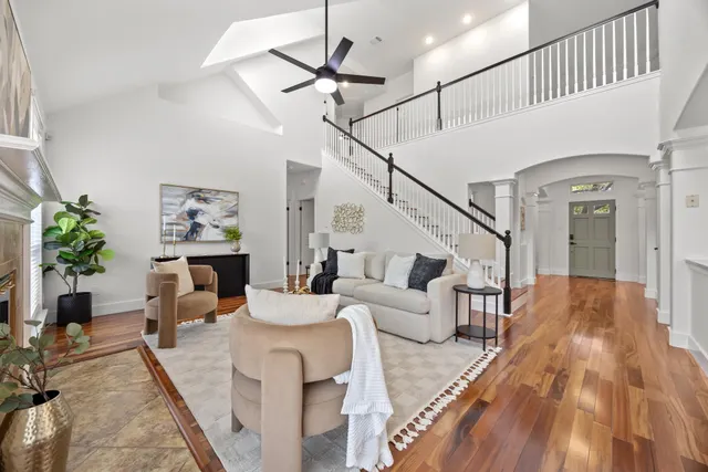Expensive Oak Hollow Real Estate
