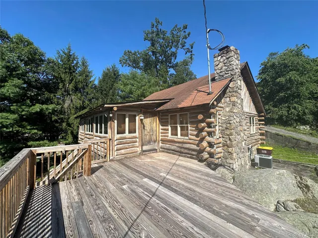 Popular Forest Knolls Real Estate