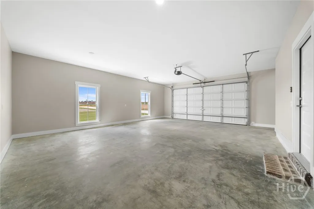 Listing Thumbnail Image 32
