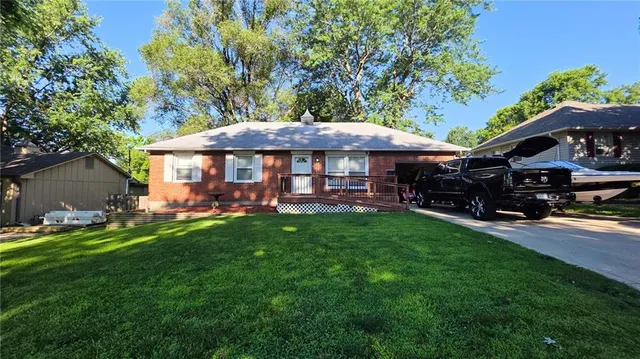 Popular Fairway Gardens Real Estate