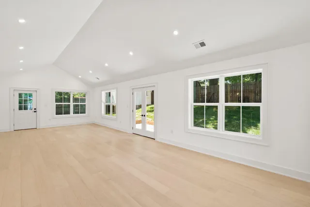 Popular Northwood Park Real Estate