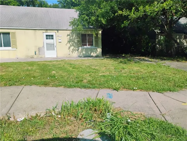 Popular Sharon Place Real Estate