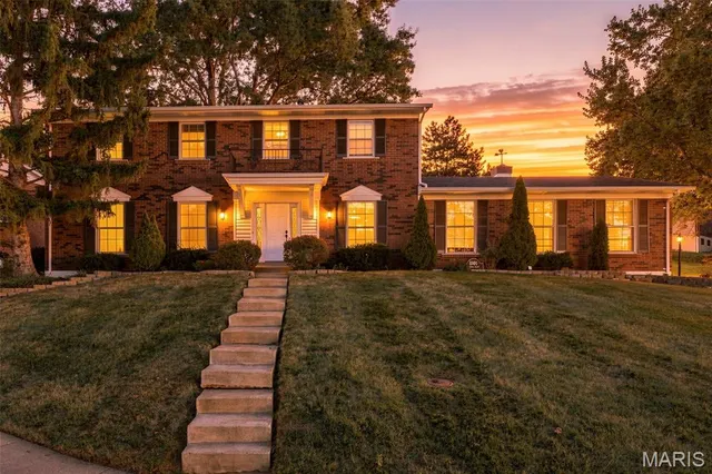 Popular Dutch Mill Real Estate