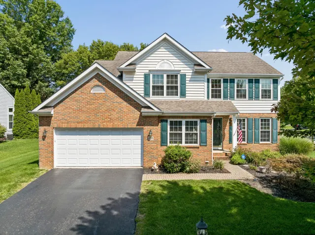 Popular Oaks at Highland Lakes Real Estate